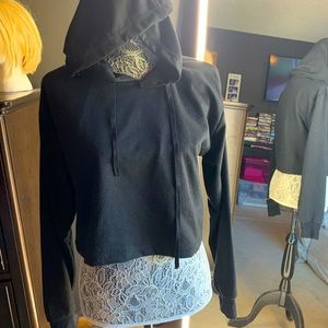 Black crop hoodie